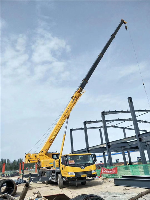 朝阳县超高层建筑钢结构吊装案例
